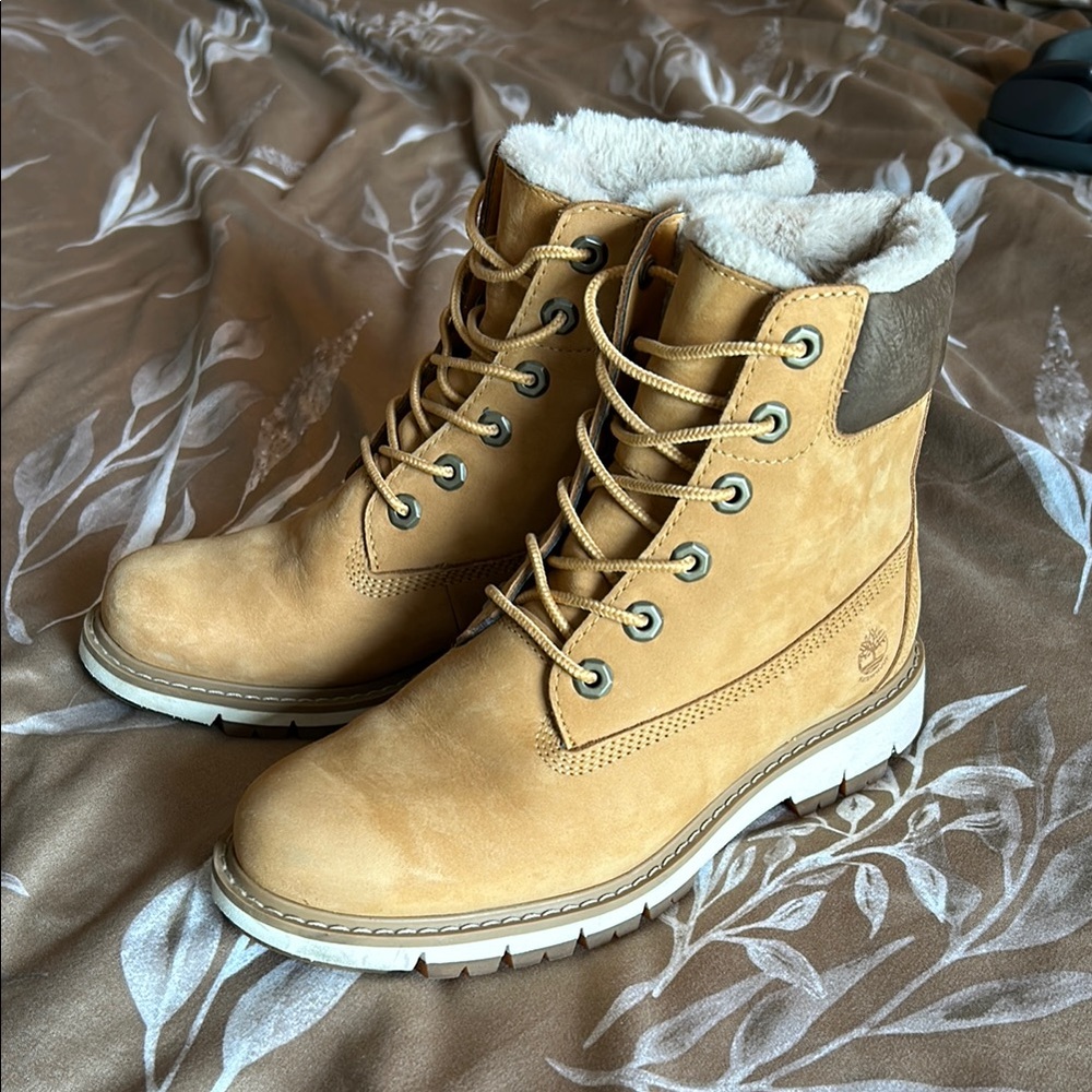 Timberland Tan Boots with Padded Collar